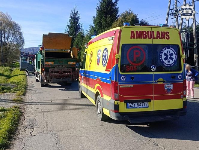 Wypadek w Jeleśni. Dwie ofiary trafiły do szpitala