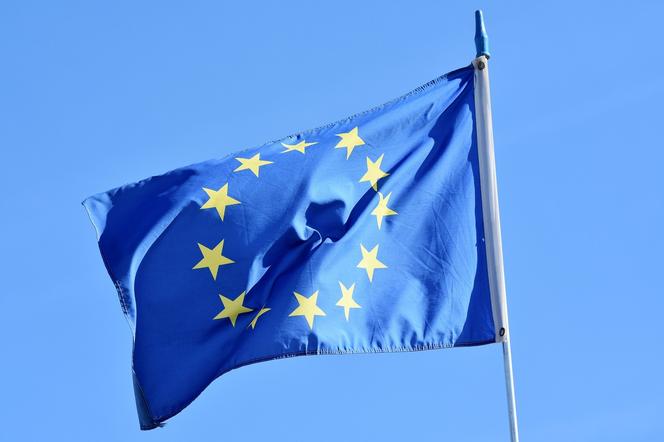 Flaga UE będzie zdobić budynki  urzędu i wrocławskie tramwaje. To forma manifestacji