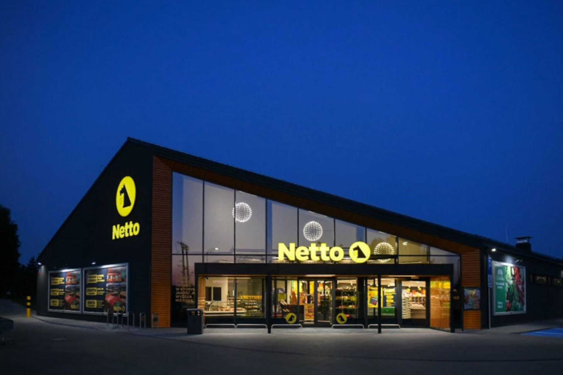 Netto - świąteczne godziny otwarcia 2025. W jakie dni zrobisz zakupy ...