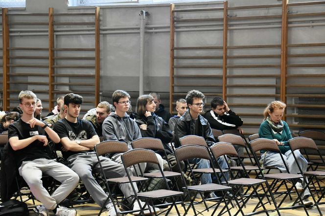 Dominik Dąbrowski spotkał się z młodzieżą III LO w Grudziądzu cz. I
