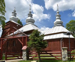 Ta małopolska wieś należała kiedyś do biskupa. Mieszkali w niej Łemkowie