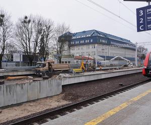 Postępują prace nad konstrukcją budynku Dworca Głównego w Olsztynie. Perony niemal na ukończeniu [ZDJĘCIA]