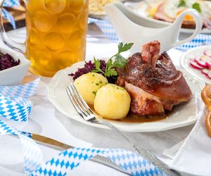 Niebo dla mięsożerców! Golonka w piwie według Magdy Gessler z restauracji Pyszny Browar