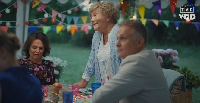 M jak miłość odcinek specjalny 25 lat serialu. Barbara (Teresa Lipowska), Marysia (Małgorzata Pieńkowska), Artur Rogowski (Robert Moskwa)