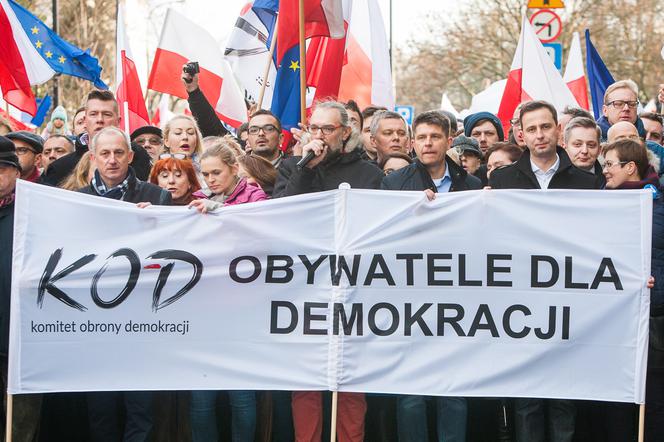 POWSTRZYMAJMY TYCH SZALEŃCÓW