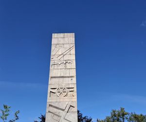 Szubienice w Olsztynie znów zniszczone. Sprawcy powinni wstydzić się za wandalizm i... ortografię!