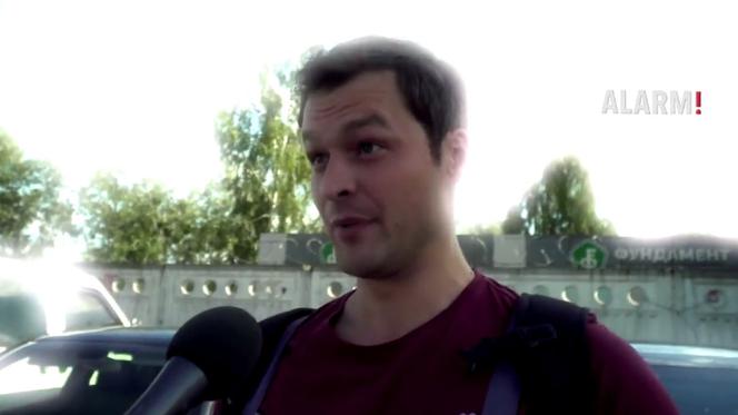 Zniewolona. Michaił Gawriłow (Grigorij) na planie serialu w programie Alarm