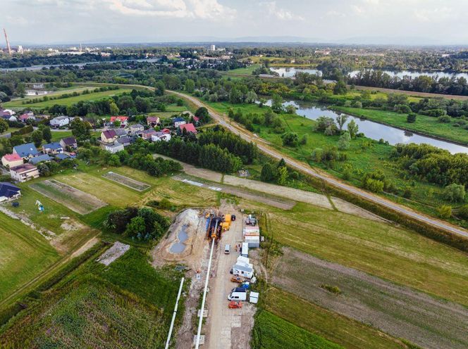 Budowa gazociągu Oświęcim - Tworzeń