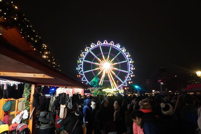 Weeihnachtsmarkt na Alexanderplatz