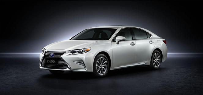 Lexus ES 300h - lifting 2016