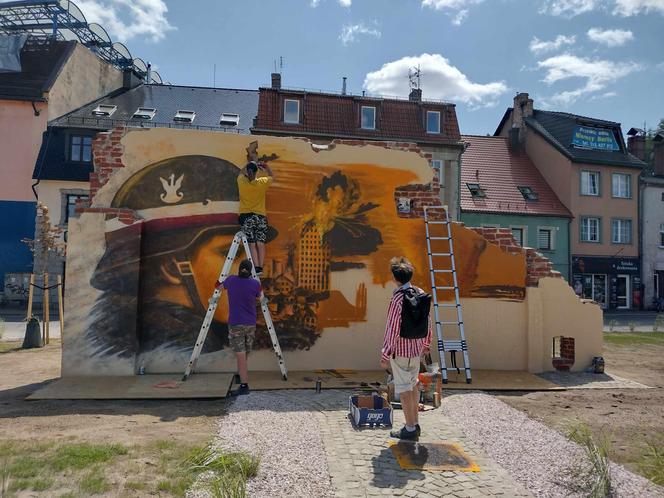 Jelenia Góra upamiętnia Powstańców Warszawskich. Zobacz piękny powstańczy mural 