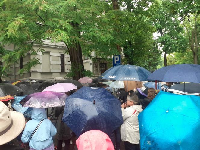Protesty "Ani Jednej Więcej!" w całej Polsce. Kobiety wyszły na ulice po śmierci Doroty