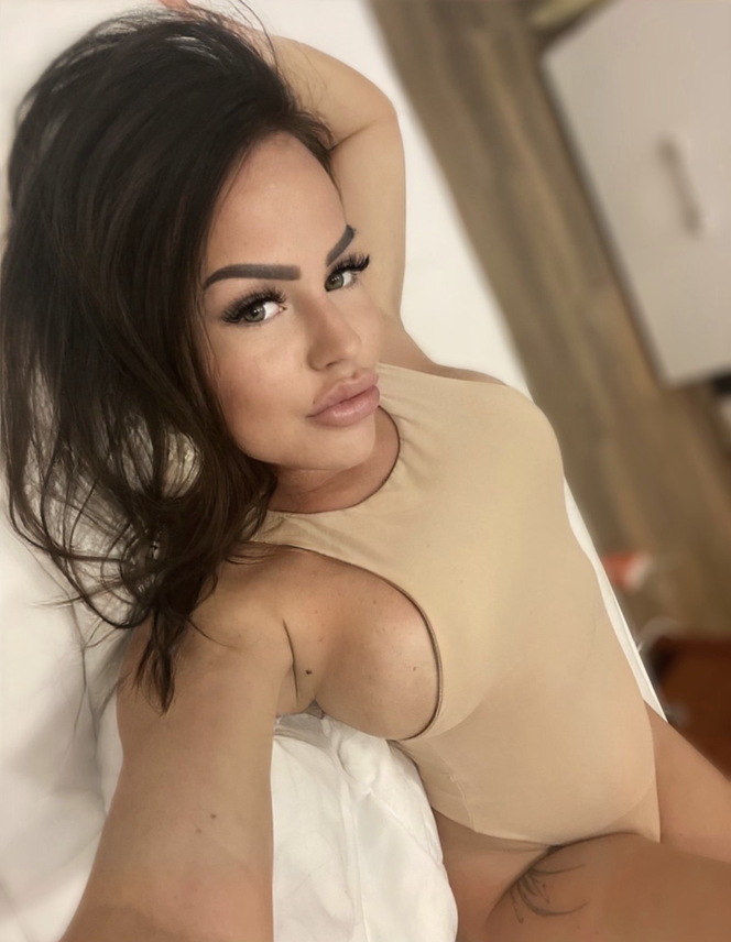 Anię Papierz kręcą starsi panowie