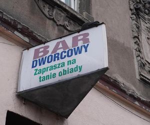 Bar dworcowy w Zabrzu jak z czasów PRL-u. W tym miejscu czas się zatrzymał