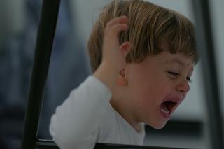 Jak prawidłowo reagować na histerie u dziecka? Mamy 5 sprawdzonych sposobów na dziecięce złości