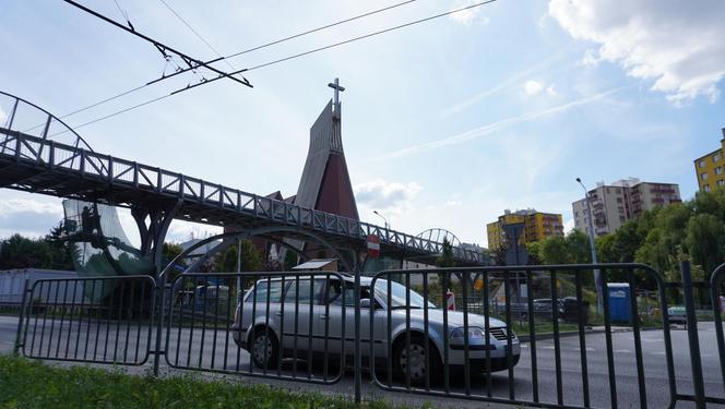 Lublin. Kładka wróciła na swoje miejsce. Jak wygląda konstrukcja nad ulicą Filaretów? Mamy ZDJĘCIA!