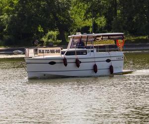 Niecodzienna atrakcja turystyczna na Mazurach. Uruchomiono pierwszą w regionie taksówkę wodną [ZDJĘCIA]