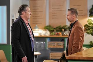 Pierwsza miłość, odcinek 3606: Wenerski (Przemysław Sadowski), Adam (Krystian Wieczorek)