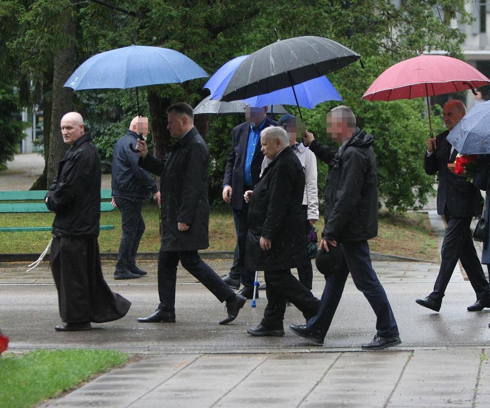 Morawiecki pod ochroną na miesięcznicy 