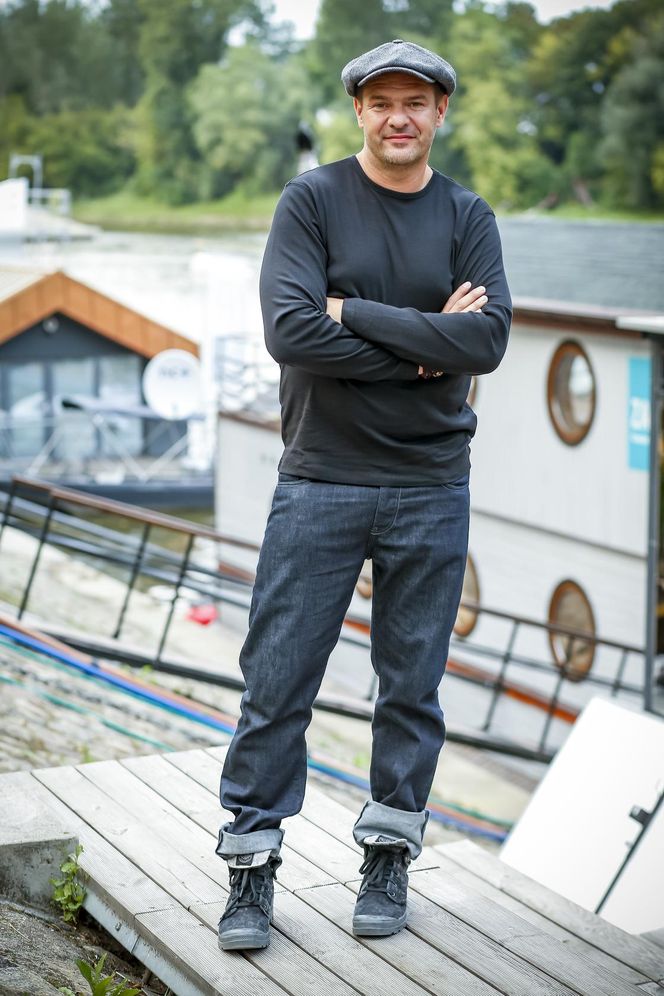 Tomasz Karolak ma dziś urodziny. Za te role fani pokochali go najbardziej!