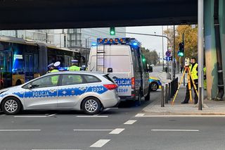 Warszawa. Wypadek na rondzie Tybetu. Tomasz U. przebywał na wolności mimo doprowadzenia do katastrofy autobusu [ZDJĘCIA].