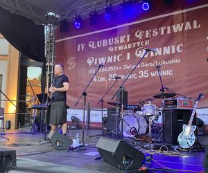  IV Lubuski Festiwal Piwnic i Winnic w Zielonej Górze. Koncert zagrał Czesław Śpiewa