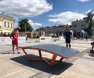 Turniej w teqball na kieleckim Rynku