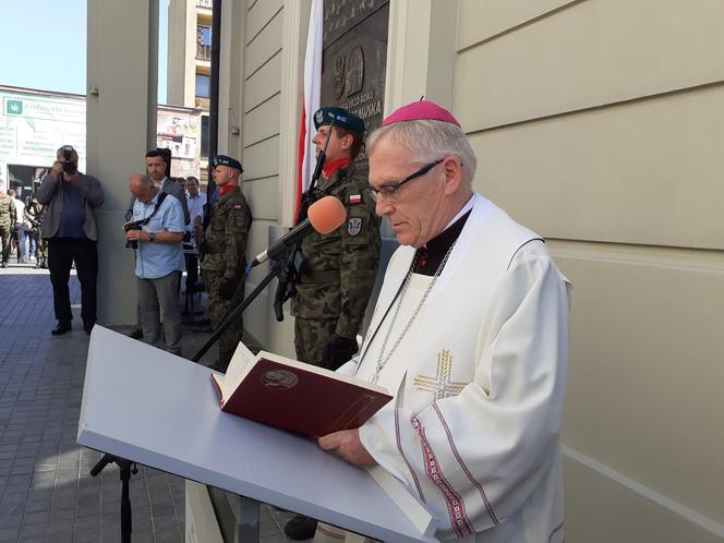 Odsłonięcie tablicy upamiętniającej 100-lecie Cudu nad Wisłą