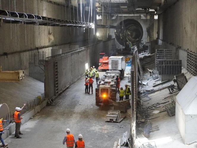 Tarcza TBM "Katarzyna" wznowiła drążenie tunelu średnicowego w Łodzi