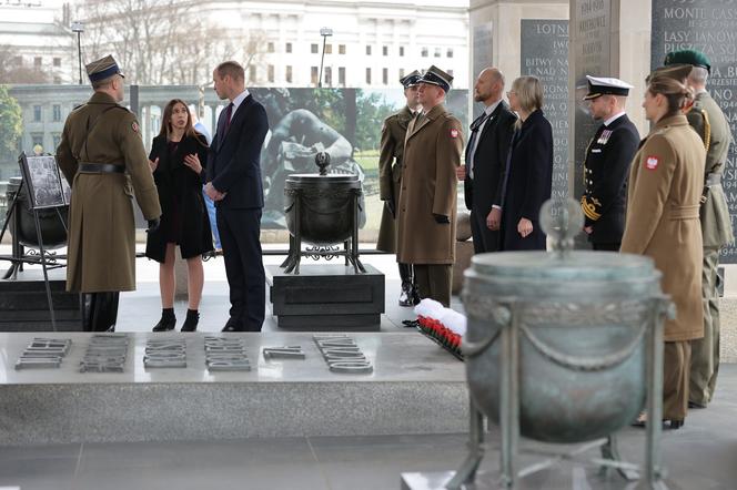 Książę William złożył wieniec na Grobie Nieznanego Żołnierza w Warszawie