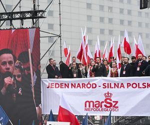 Wicemarszałek Sejmu Krzysztof Bosak przemawia przed rozpoczęciem Marszu Niepodległości 2025