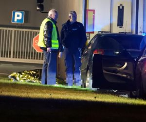 Kierowca toyoty nie przeżył potwornego uderzenia. Jego auto wbiło się w tył naczepy. Policjanci nie wykluczają jednego…
