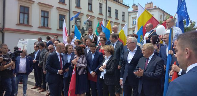 Wybory w Rzeszowie. Konrad Fijołek ze wsparciem samorządowców z całej Polski [ZDJĘCIA]