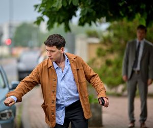 Na Wspólnej odc. 4079. Darek Żbik (Michał Mikołajczak), Tadek (Jakub Pruski)