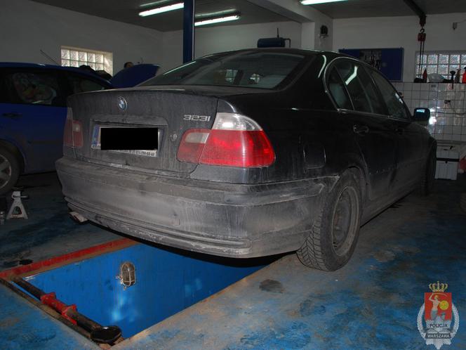 Rozjechała człowieka bmw, mechanik odkrył szczątki zabitego 