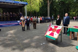 Nadanie sztandaru dla 16 WOG