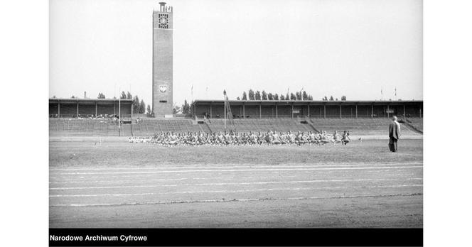 Stadion Olimpijski we Wrocławiu tuż po wojnie. To tutaj rozgrywano mecze piłki nożnej