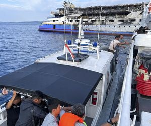 Pożar promu wycieczkowego. Ludzie skakali do wody, wszystko się nagrało! Pomocy, płoniemy na morzu