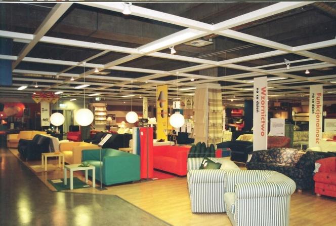 W 1998 roku w Krakowie otwarto sklep IKEA. Te zdjęcia nigdy wcześniej nie były publikowane!