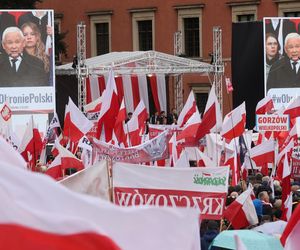 Manifestacja PiS w Warszawie. Morawiecki o Nawrockim: Karol powstrzyma nielegalną migrację!