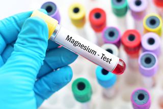 Niedobór magnezu (hipomagnezemia): przyczyny, objawy, leczenie