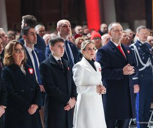 W Świątyni Opatrzności Bożej Para Prezydencka uczestniczy we mszy świętej za Ojczyznę.