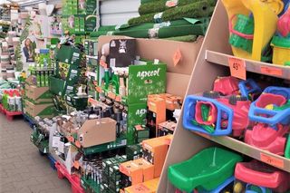   Biedronka otwiera letnie namioty