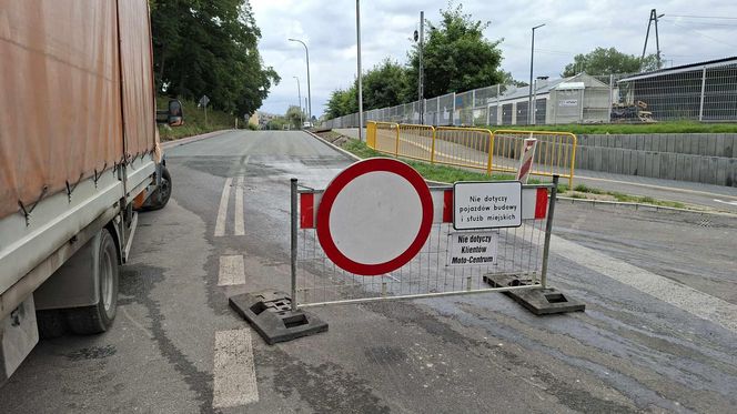 Drogowe remonty w Starachowicach. Fragment ulicy Piłsudskiego otwarty dla kierowców