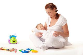 7 zabaw dla niemowlaka, które przyspieszą rozwój dziecka