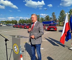 Siedlecki WORD wymienił starą flotę pojazdów egzaminacyjnych na nowe samochody marki Suzuki Swift