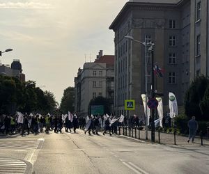 Paraliż w Katowicach. Rozpoczął się protest górników i hutników. Stal się hartuje, a rząd ją rujnuje