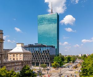 Wieżowiec Intraco: klasyk czy zgrzyt w panoramie Warszawy?