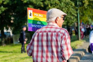 Marsz Równości w Krakowie - tłumy na wydarzeniu pod hasłem Zaczerpnąć tchu.