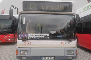 Zabytkowy autobus dla stowarzyszenia